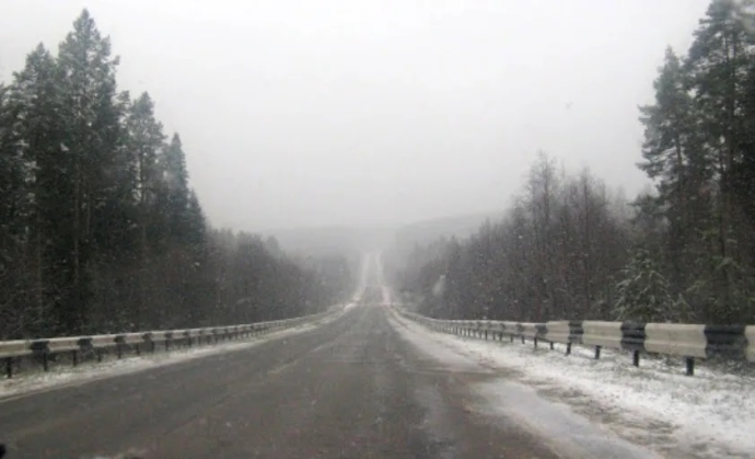 На федеральной трассе Р-243 в Костромской области ограничили движение большегрузов с 13 до 18 часов из-за метели На федеральной трассе Р-243 в Костромской области ограничили движение большегрузов с 13 до 18 часов из-за метели