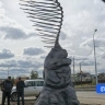 В Качканаре жители раскритиковали необычный памятник «шепоту Уральских гор»