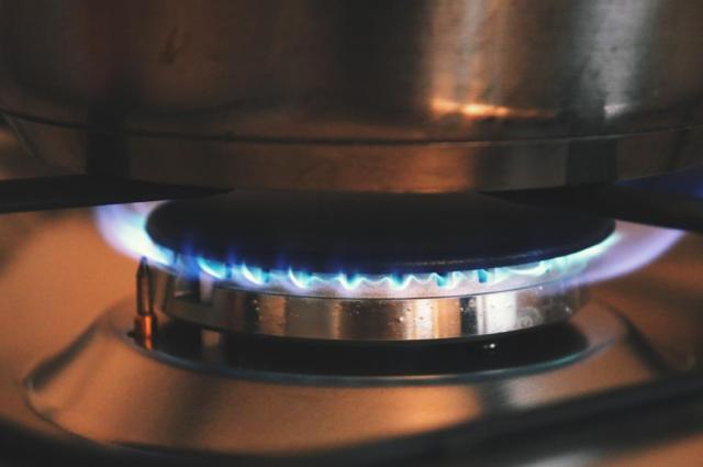 В Октябрьском семья с ребенком отравилась угарным газом