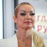 Опоздавшая на рейс до Мальдив Волочкова проводила время в ресторанной зоне аэропорта
