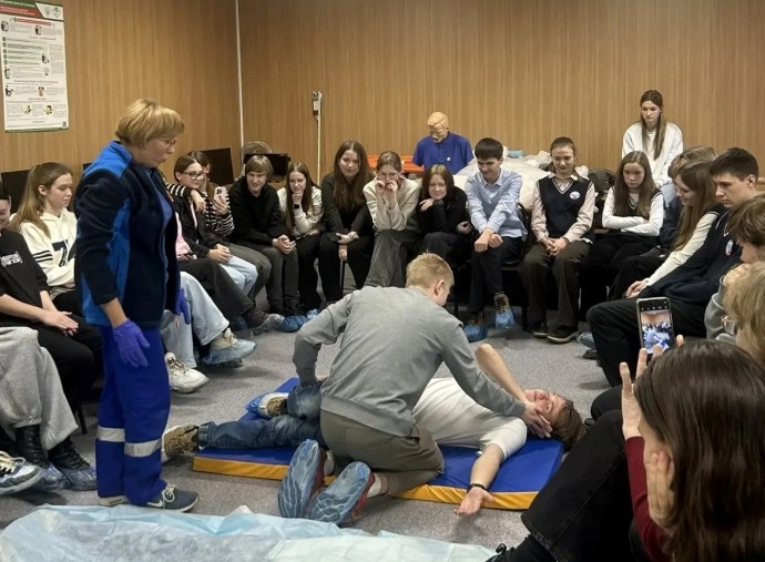 Ярославские подростки получают навыки оказания доврачебной помощи Ярославские подростки получают навыки оказания доврачебной помощи