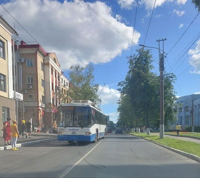 На новоиспеченной Всесвятской оборвались троллейбусные провода