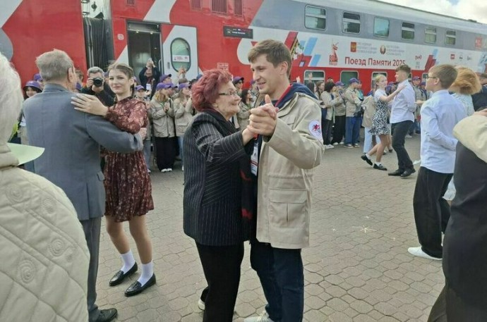 «Поезд Памяти» в Могилеве встретили «Вальсом дружбы»