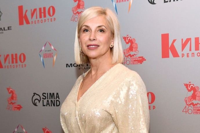 «На меня никто не вешается». Алёна Свиридова поделилась секретом успеха и красоты: между Крымом, Римом и Москвой «На меня никто не вешается». Алёна Свиридова поделилась секретом успеха и красоты: между Крымом, Римом и Москвой