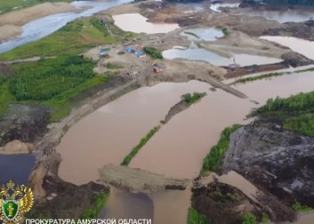 В Приамурье золотодобытчик сбрасывал загрязненную воду в реку