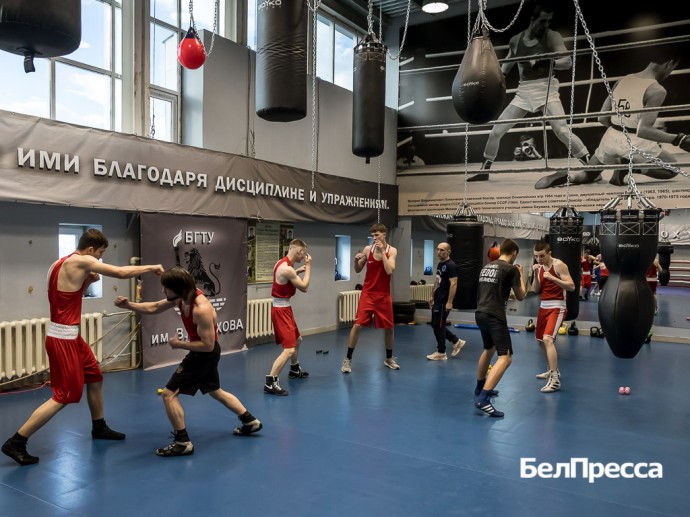 «Прилетели снаряды и разрушили спортзал». Шебекинский тренер смог вернуться в любимое дело