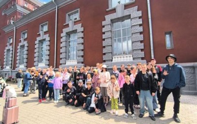 Курские школьники поехали отдыхать в петербургский лагерь «Солнечный»