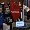 Москвичи не хотят работать дворниками и продавцами-консультантами