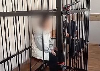 Иностранку, пытавшуюся подкупить таможенника в Благовещенске, отправили под домашний арест