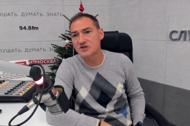 Роман Бабаян предложил использовать парковки московских ТЦ для автомобилей местных жителей