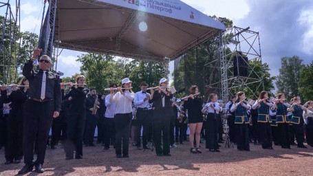 В Петергофе прошел фестиваль духовой музыки