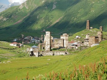 Эти места не найти в путеводителях — но именно они хранят душу Грузии