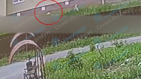 В Ленобласти спасли новорожденную девочку, которую выбросили из окна