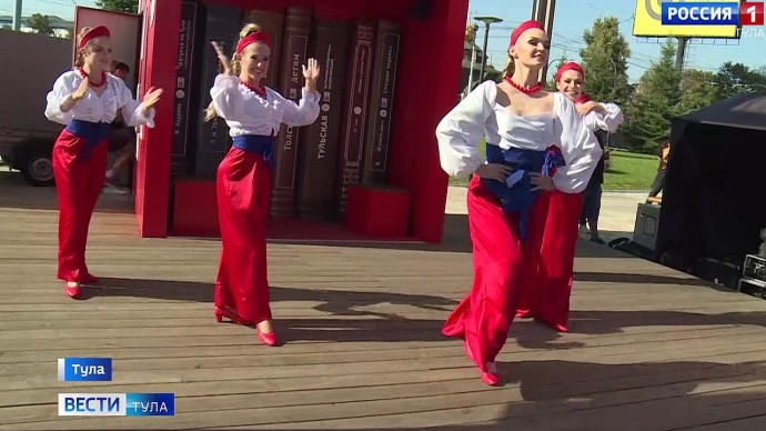 В национальном центре «Россия» на Казанской набережной ярко отпраздновали День знаний