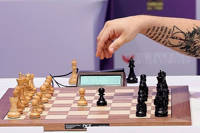 ФИДЕ допустила российских шахматистов к турнирам под флагом РФ ФИДЕ допустила российских шахматистов к турнирам под флагом РФ