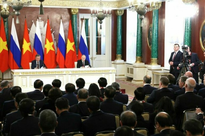 Россия и Вьетнам подписали свыше 20 соглашений о сотрудничестве