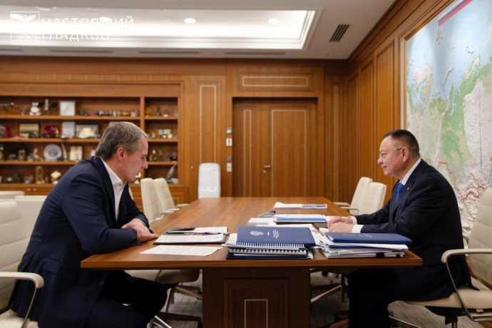 Вячеслав Гладков встретился с министром строительства и ЖКХ РФ Иреком Файзуллиным Вячеслав Гладков встретился с министром строительства и ЖКХ РФ Иреком Файзуллиным