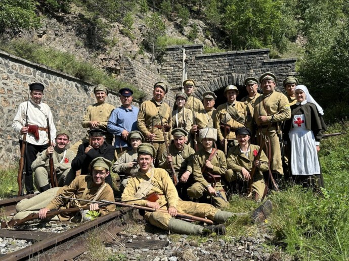 На Байкале воссоздали бои Гражданской войны
