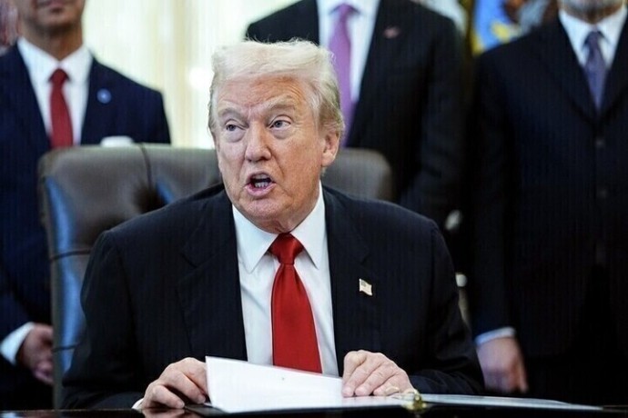 Трамп накинулся на журналистку из-за вопроса об Эпштейн