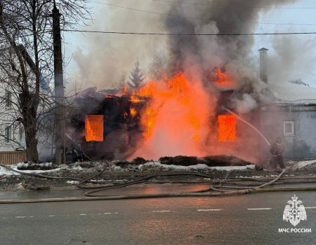 Пожар в Уфе: ликвидировано открытое горение жилого дома, пострадавших нет