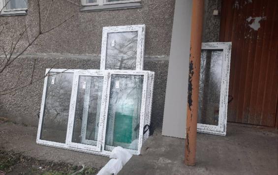 Во Льгове помогают жителям восстановить дома после удара по Курской области Во Льгове помогают жителям восстановить дома после удара по Курской области