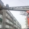 Пожарные вынесли двух пострадавших из загоревшейся квартиры в Череповце