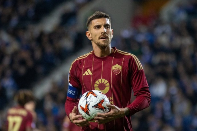 "Рома" вышла на первое место в чемпионате Италии, опередив "Милан" и "Наполи" "Рома" вышла на первое место в чемпионате Италии, опередив "Милан" и "Наполи"