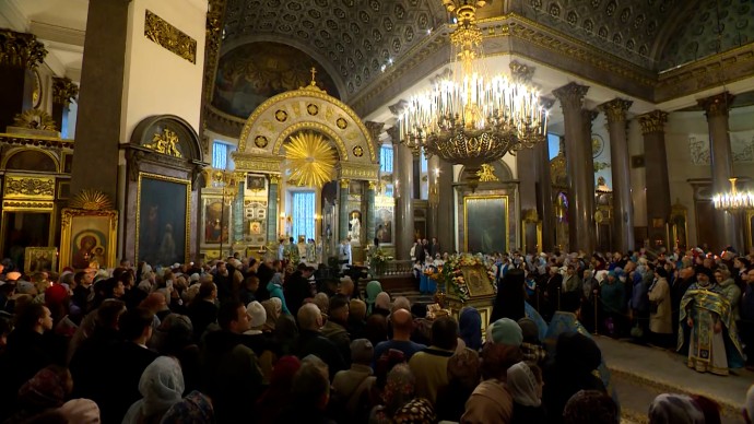 В Казанском кафедральном соборе отметили День народного единства торжественным богослужением В Казанском кафедральном соборе отметили День народного единства торжественным богослужением