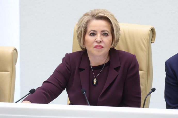 Матвиенко: подросткам в школах надо рассказывать об ответственности за диверсии Матвиенко: подросткам в школах надо рассказывать об ответственности за диверсии