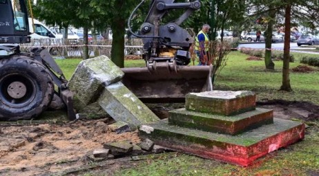 Русофобия в Польше поражает: уничтожен еще один памятник солдатам Красной армии