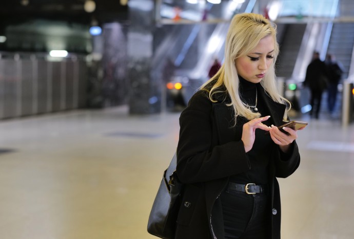 Правозащитница Архипова: В метро разрешен досмотр телефонов пассажиров