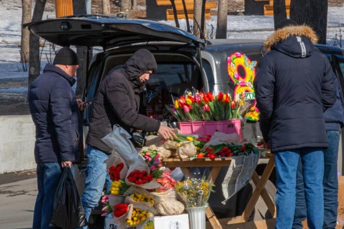 Жители Владивостока признались, сколько готовы потратить на 8 Марта