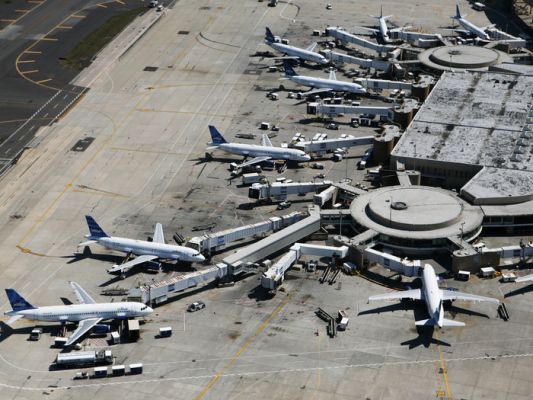 Энергорынок за неделю: В США не летают самолеты, Венгрия остается с нефтью из России Энергорынок за неделю: В США не летают самолеты, Венгрия остается с нефтью из России