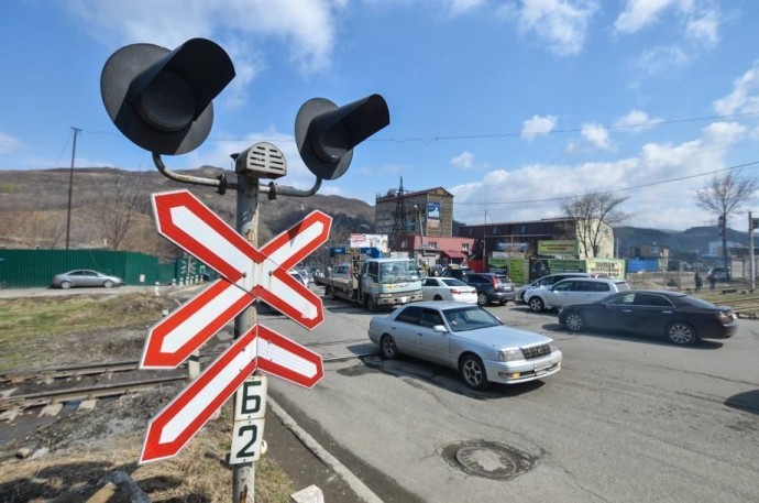 Железнодорожный переезд на Океанской временно закроют Железнодорожный переезд на Океанской временно закроют