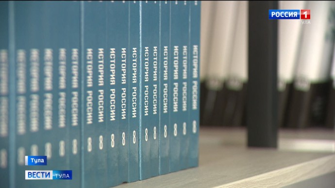 Единые учебники для всех школ: Минпросвещения против дорогих пособий и «разобщенности» знаний Единые учебники для всех школ: Минпросвещения против дорогих пособий и «разобщенности» знаний