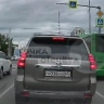 Автохам на “Прадике” едва не устроил ДТП, вылетев на "красный" в Южно-Сахалинске
