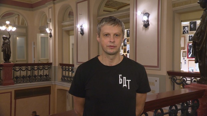 Актер БДТ имени Г. А. Товстоногова Андрей Феськов поздравил футбольный клуб «Зенит» с юбилеем