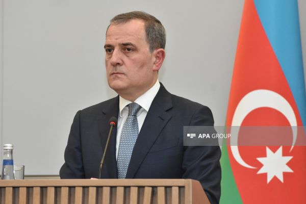 Баку заявил, что не позволит использовать свое воздушное пространство против Ирана