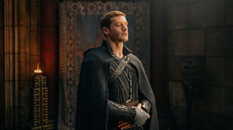Кто играет Румату в сериале «Трудно быть богом»