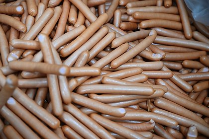 В российских сосисках нашли перчатки В российских сосисках нашли перчатки