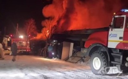 Крупный пожар в Ногликском районе: дотла сгорели четыре квартиры