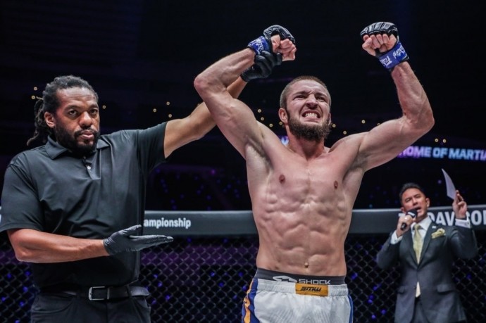 Еще один дагестанский боец подписал контракт с UFC