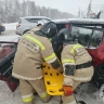 В Башкирии спасатели освободили зажатого в автомобиле водителя