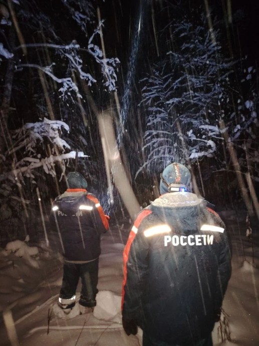 Энергетики «Ярэнерго» восстановили электроснабжение потребителей после сильного снегопада Энергетики «Ярэнерго» восстановили электроснабжение потребителей после сильного снегопада