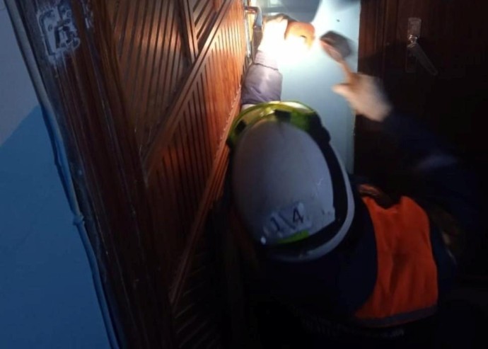 В Пензе спасатели вскрыли квартиру на проспекте Победы В Пензе спасатели вскрыли квартиру на проспекте Победы