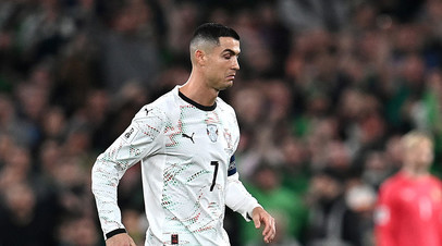 Роналду удалён с поля в матче против Ирландии Роналду удалён с поля в матче против Ирландии