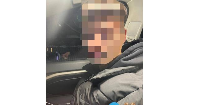 В Уфе задержали 17-летнего студента за рулем легковушки В Уфе задержали 17-летнего студента за рулем легковушки