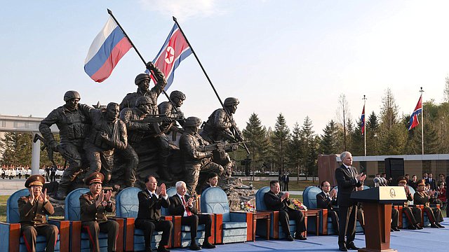 По поручению Президента России Вячеслав Володин принял участие в церемонии открытия Мемориального комплекса и Музея боевых подвигов героев зарубежной военной операции