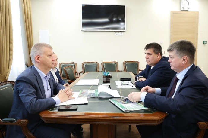 В Минпросвещения России обсудили развитие образовательной инфраструктуры в Адыгее
