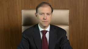 Денис Мантуров поздравил работников и ветеранов ОПК с Днём оружейника